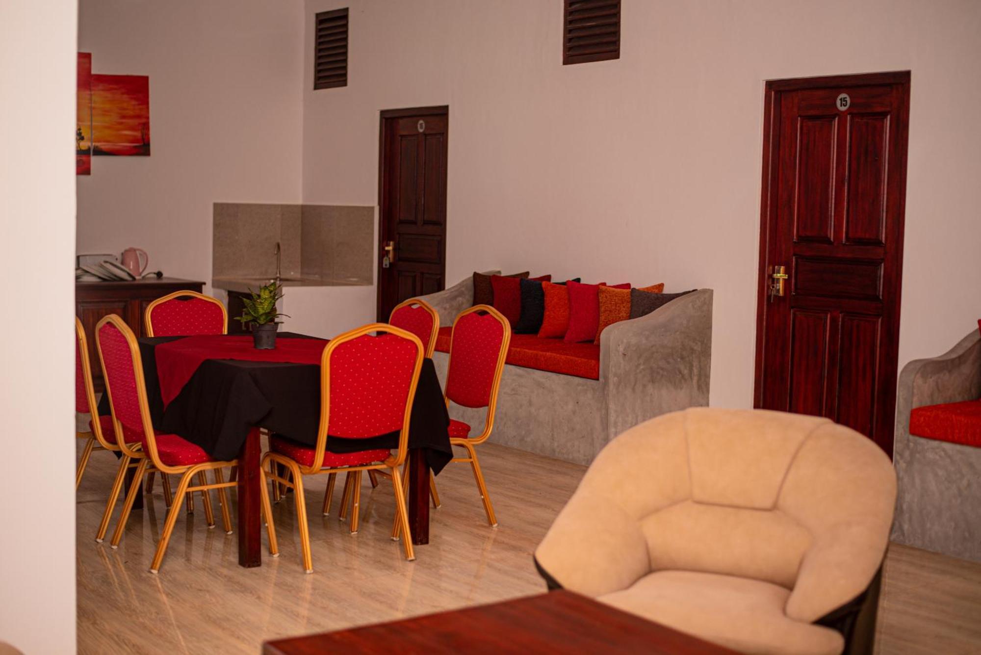 Sundowners Guesthouse هيكادوفا المظهر الخارجي الصورة