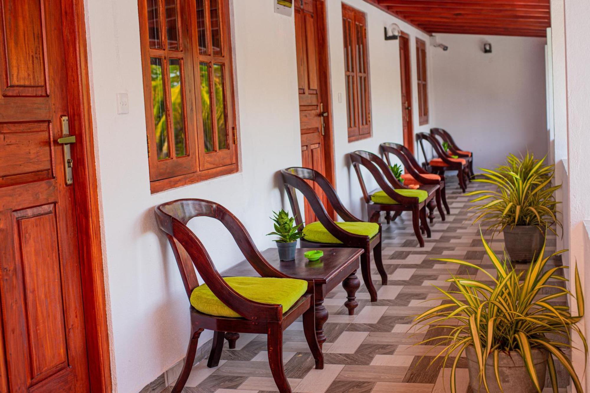 Sundowners Guesthouse هيكادوفا المظهر الخارجي الصورة