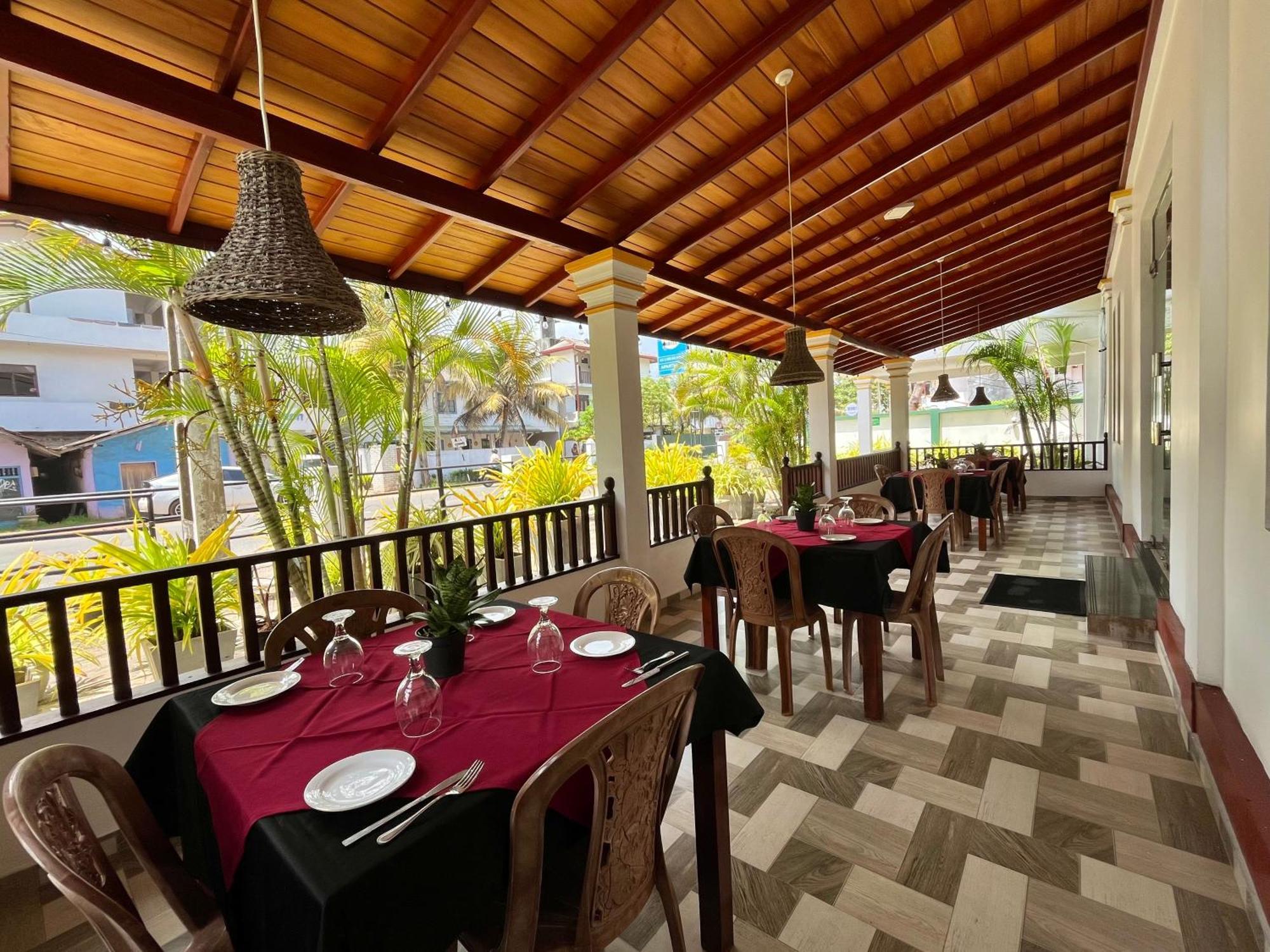 Sundowners Guesthouse هيكادوفا المظهر الخارجي الصورة