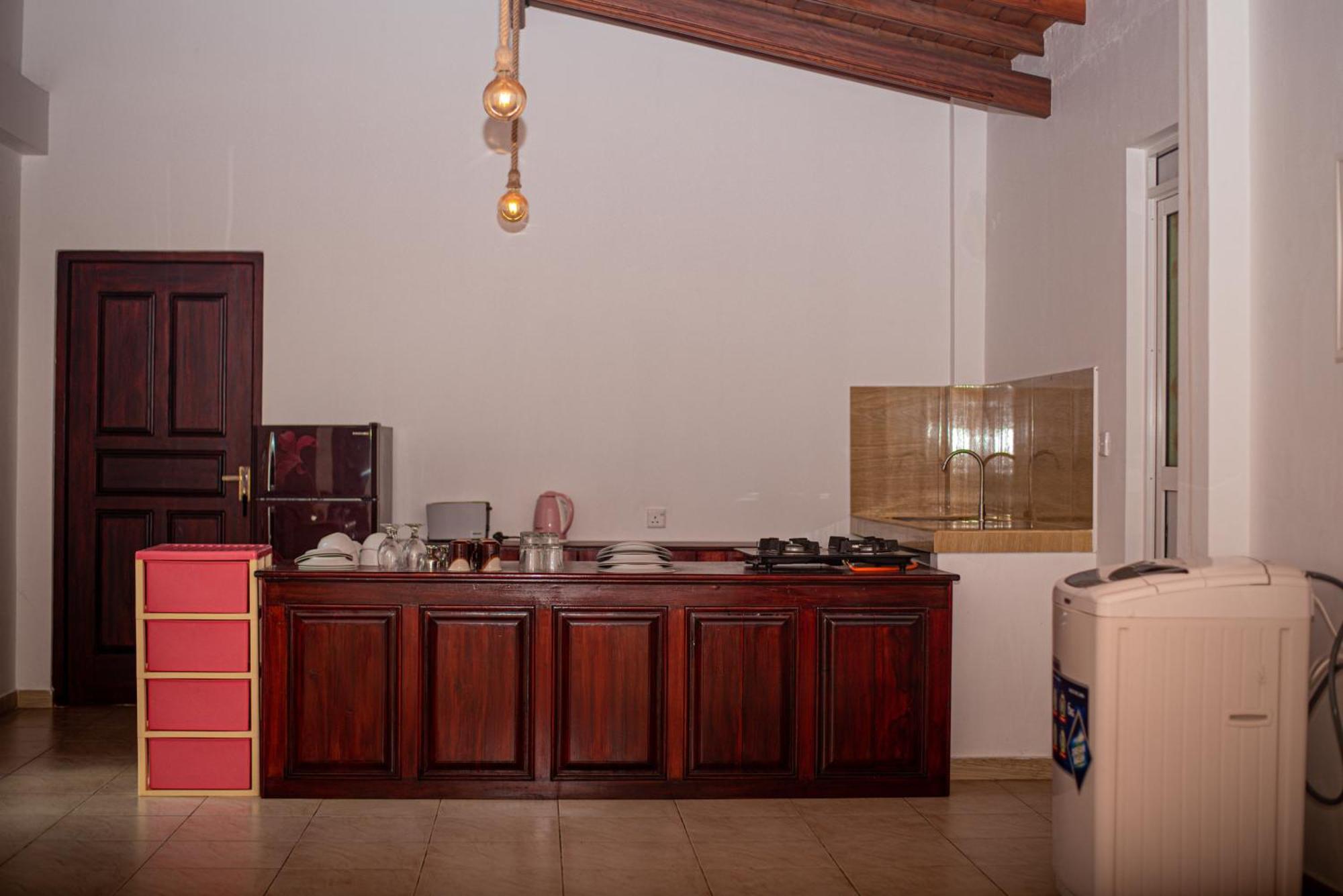 Sundowners Guesthouse هيكادوفا الغرفة الصورة
