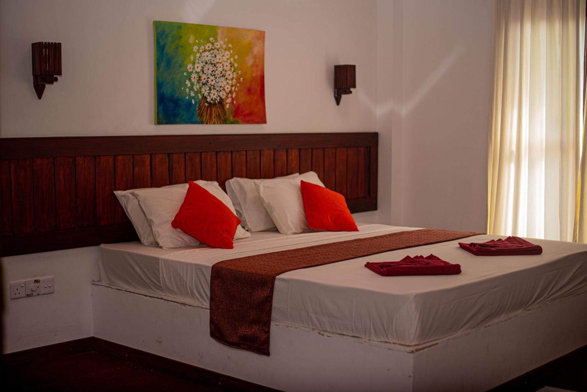 Sundowners Guesthouse هيكادوفا الغرفة الصورة