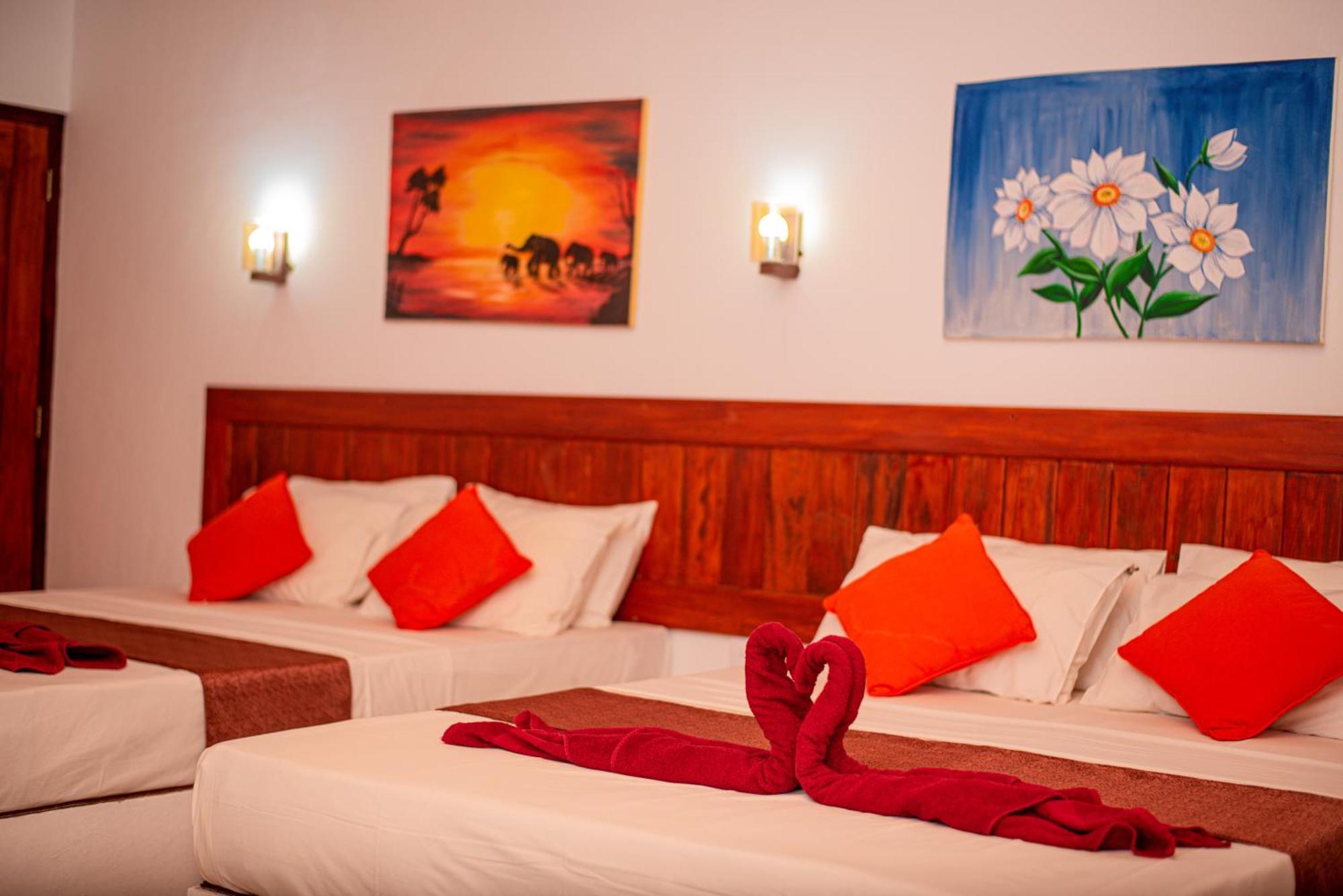 Sundowners Guesthouse هيكادوفا المظهر الخارجي الصورة