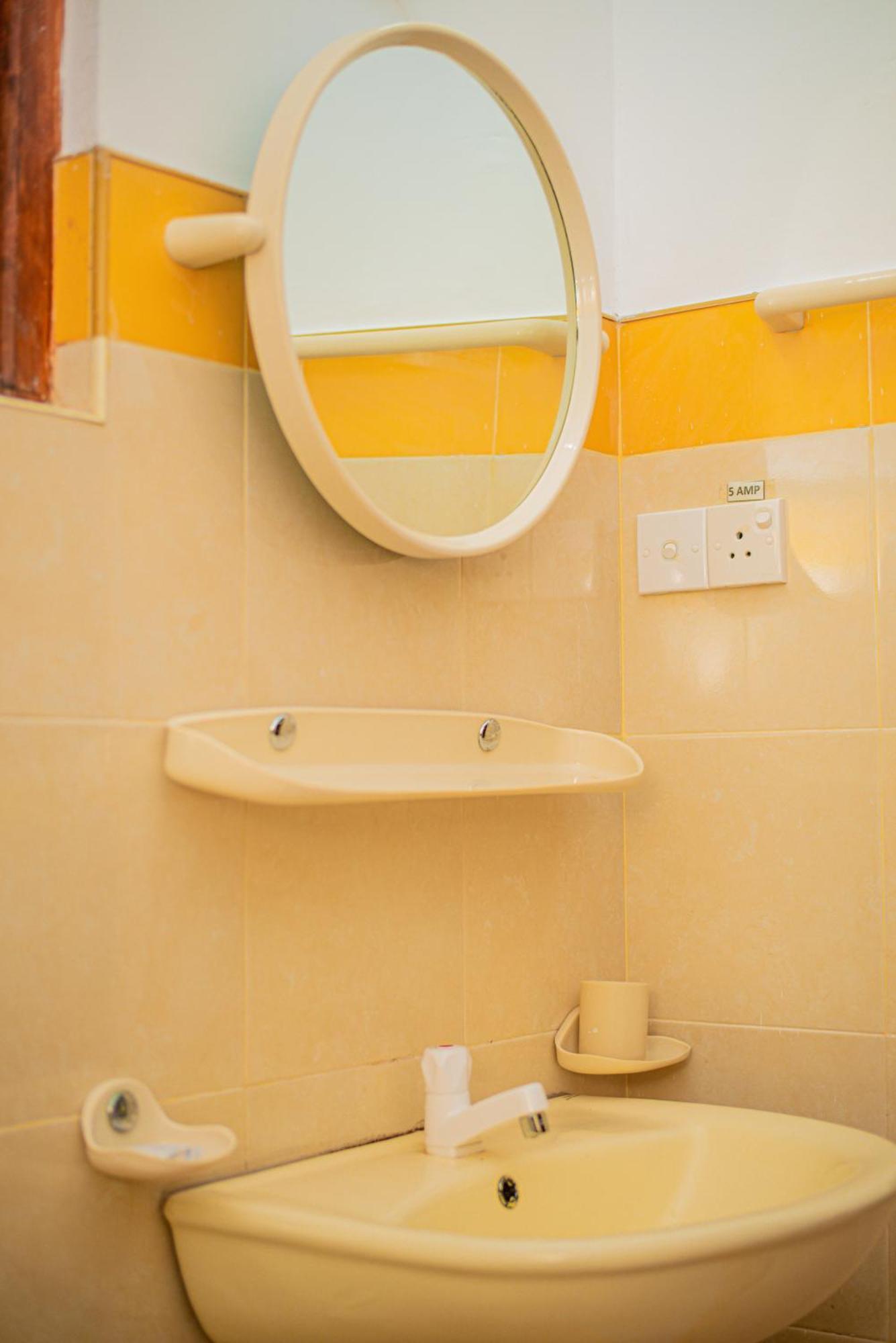 Sundowners Guesthouse هيكادوفا الغرفة الصورة