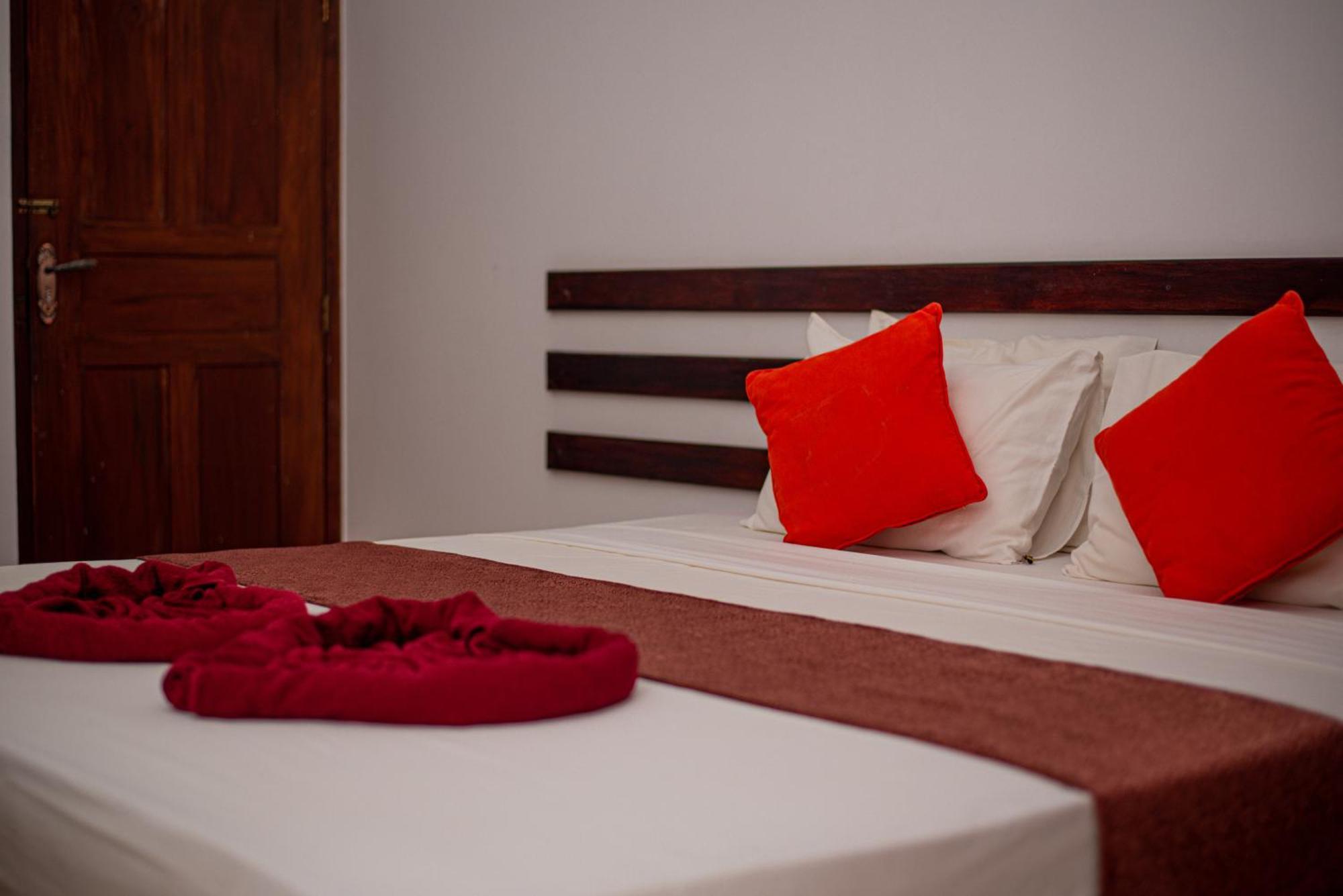 Sundowners Guesthouse هيكادوفا الغرفة الصورة